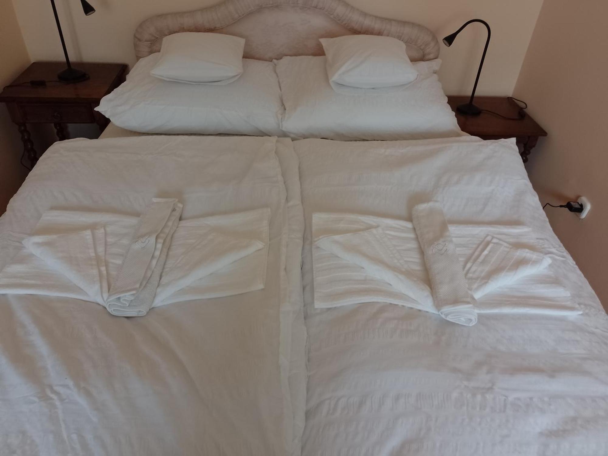 Belvarosi Classic Apartman 85 Square Meters Szombathely Eksteriør bilde