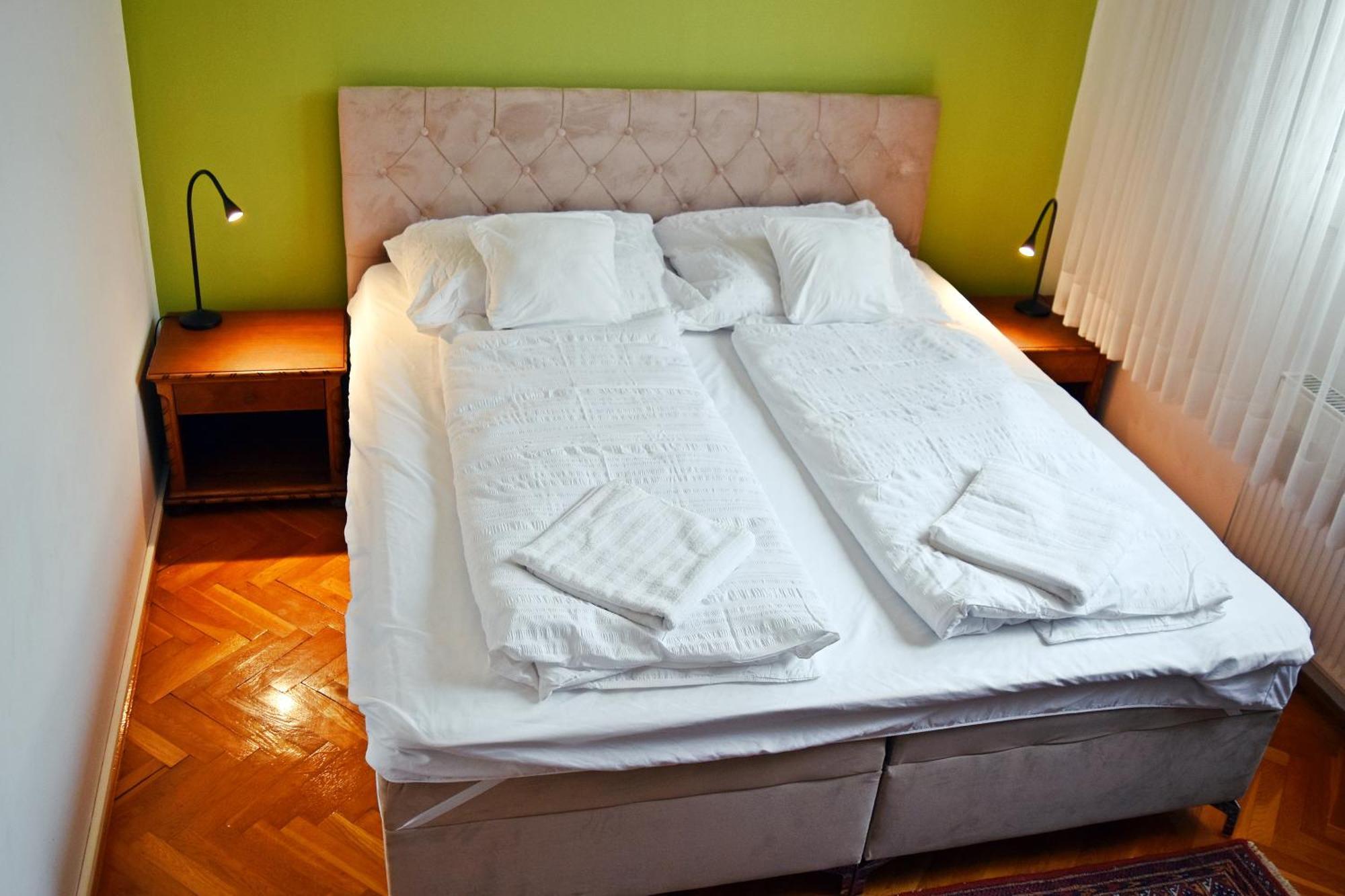 Belvarosi Classic Apartman 85 Square Meters Szombathely Eksteriør bilde