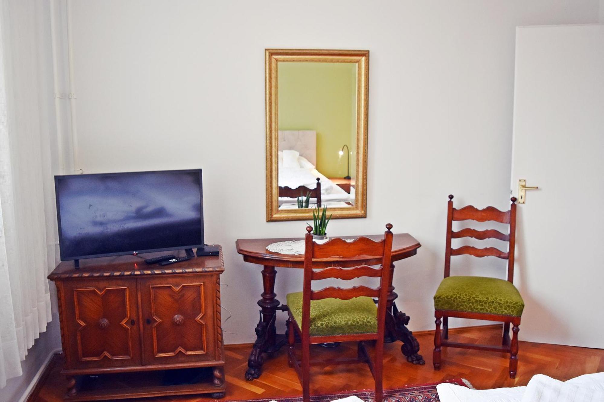 Belvarosi Classic Apartman 85 Square Meters Szombathely Eksteriør bilde