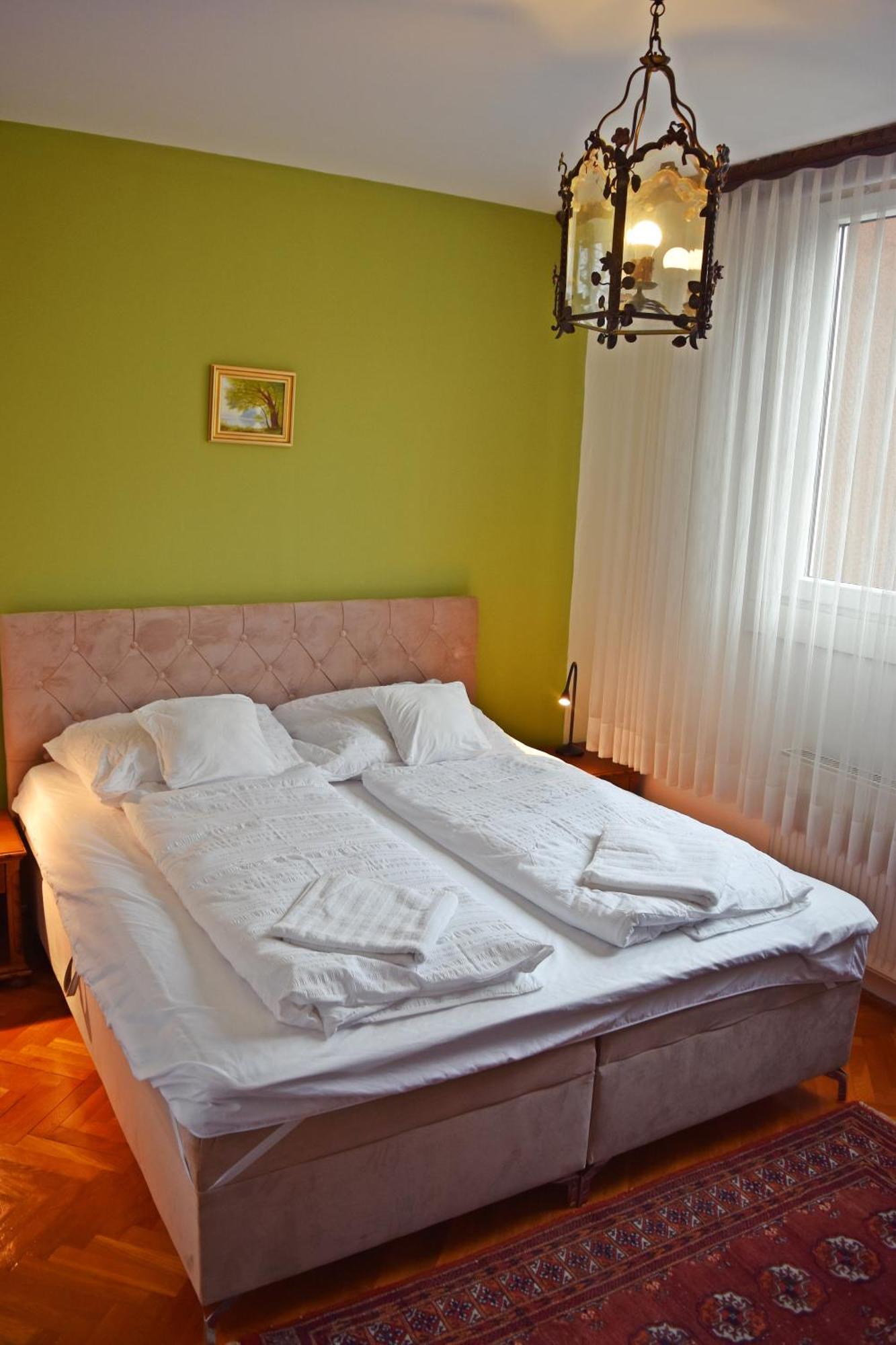 Belvarosi Classic Apartman 85 Square Meters Szombathely Eksteriør bilde