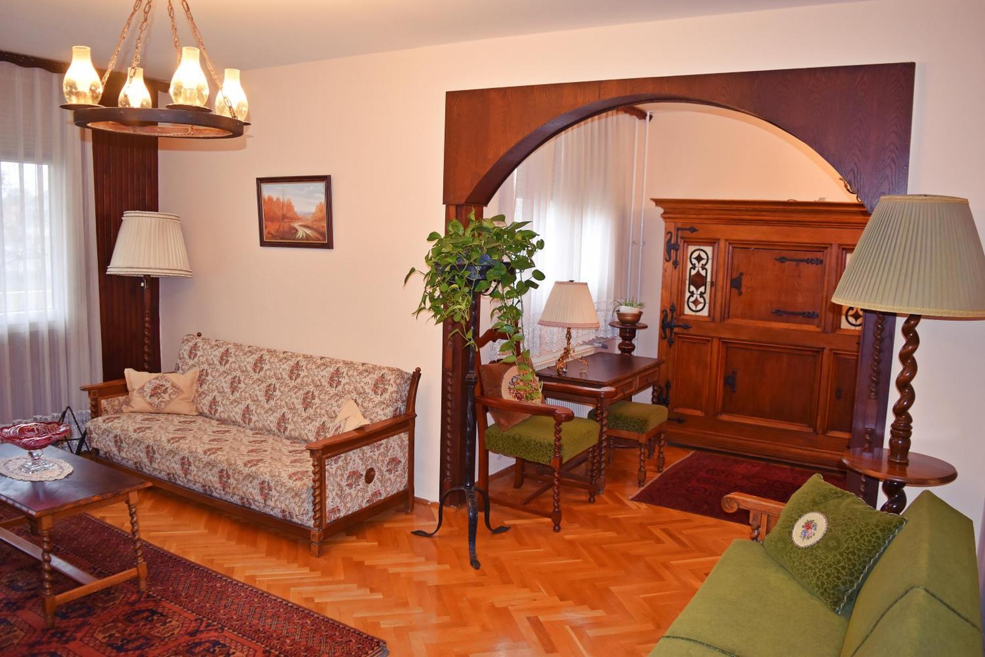 Belvarosi Classic Apartman 85 Square Meters Szombathely Eksteriør bilde